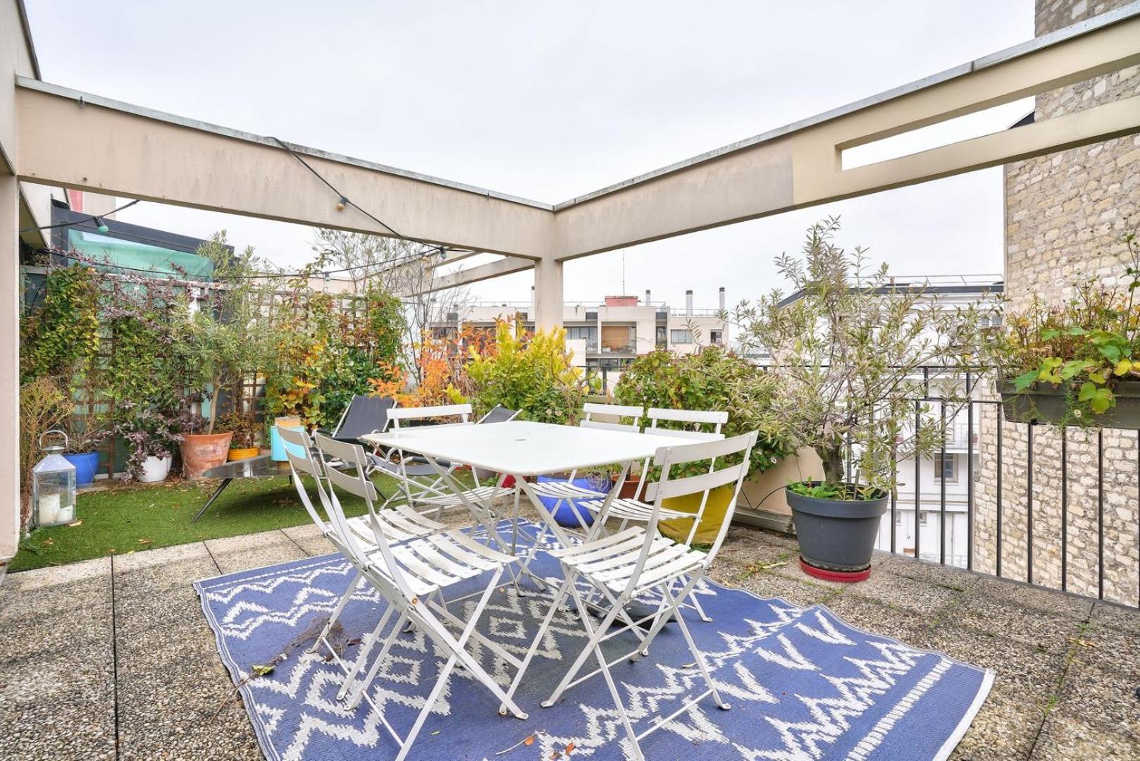 Guestready - Apt Confortable Avec Terrasse Au 18E Париж Екстериор снимка