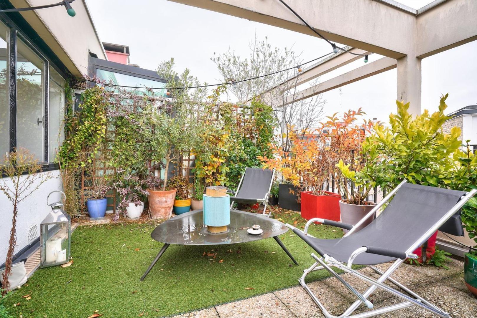 Guestready - Apt Confortable Avec Terrasse Au 18E Париж Екстериор снимка